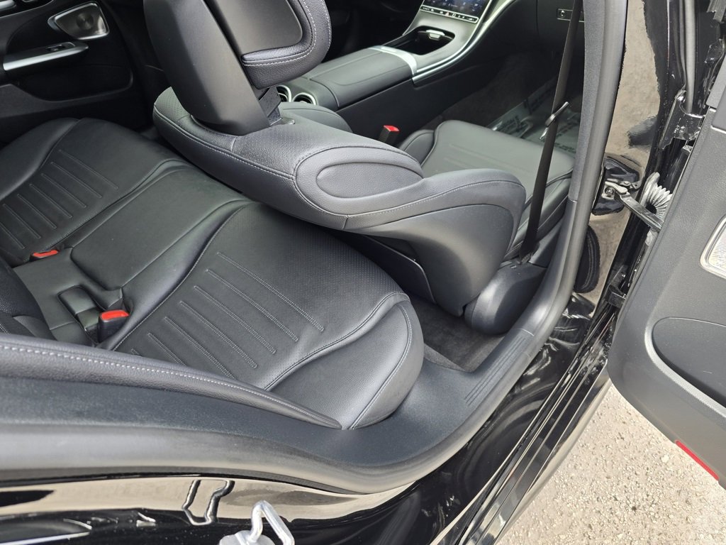 Used 2024 Mercedes-Benz C 300 Sedan image 31
