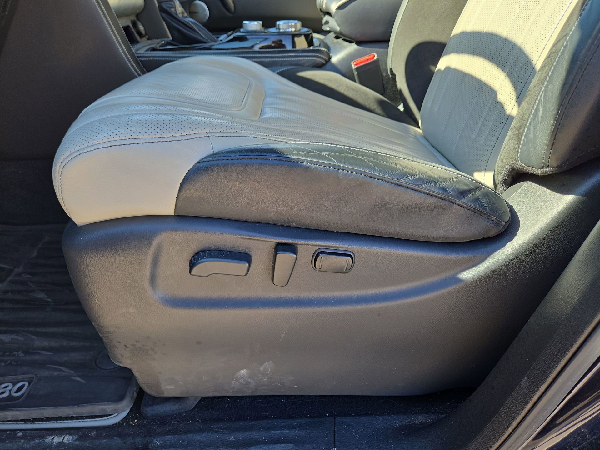 Used 2020 INFINITI QX80 Limited w/ All-Season Package AWD/4WD image 17