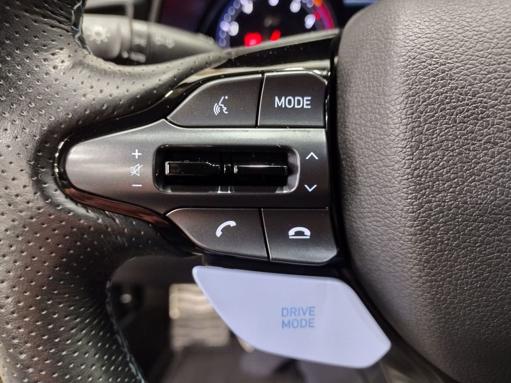 Certified 2022 Hyundai Veloster N Base image 22