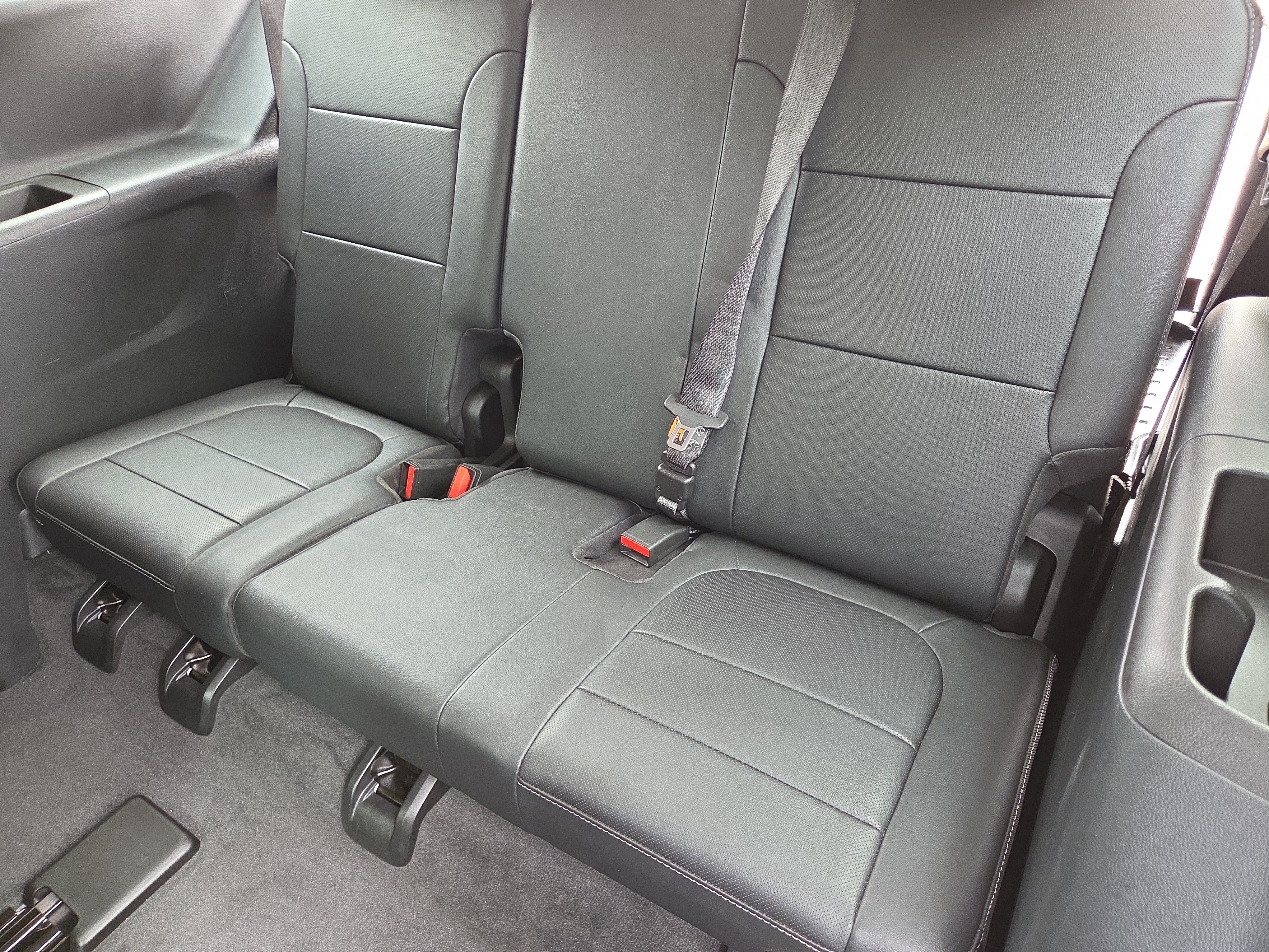 Used 2020 Chevrolet Traverse High Country w/ LPO, Floor Liner Package AWD/4WD image 20