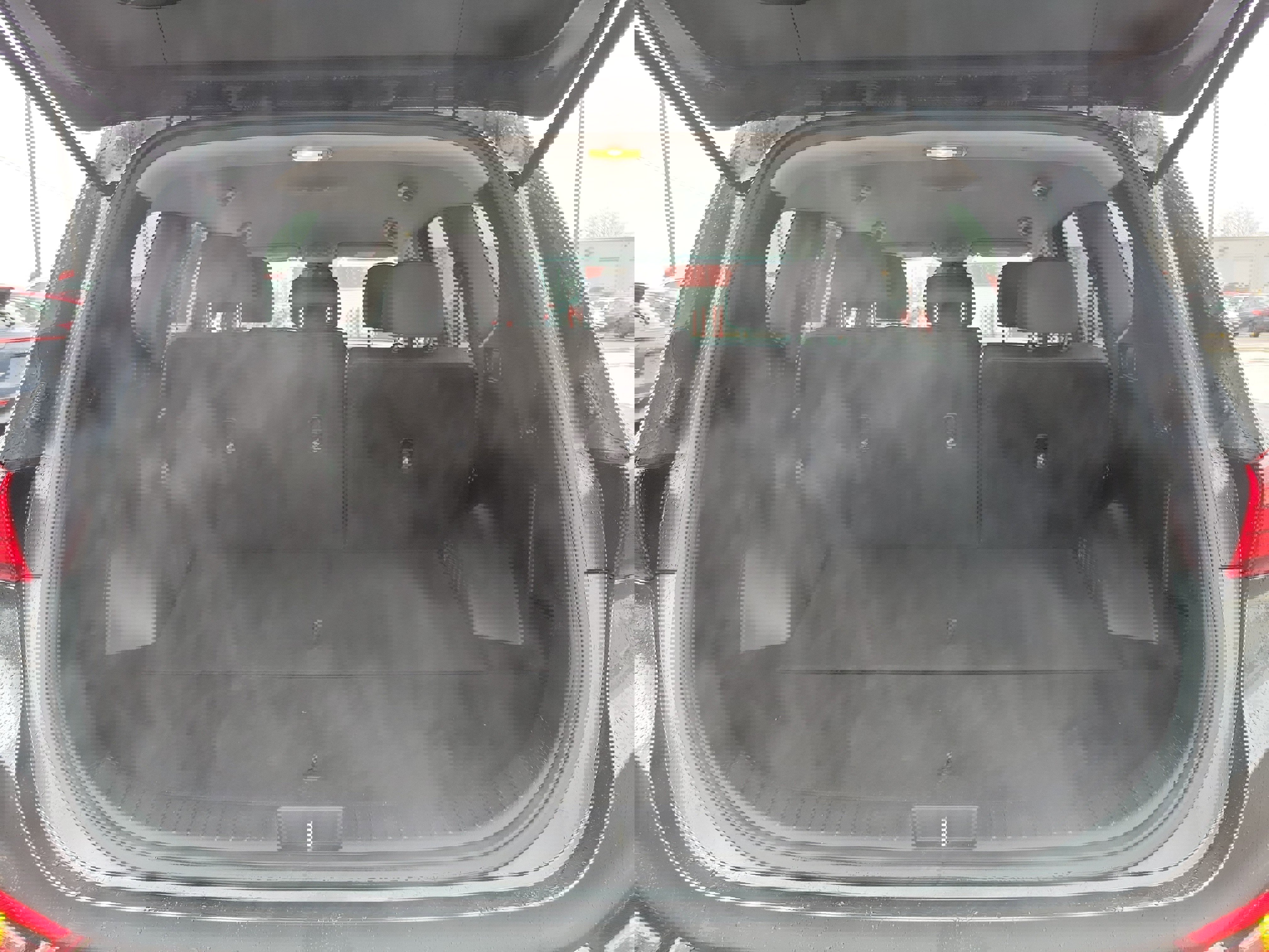 Used 2020 Hyundai Santa Fe SE image 8