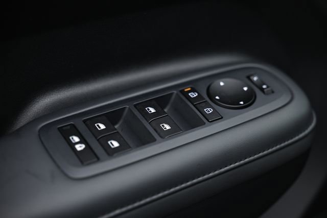 Certified 2025 Hyundai Santa Fe SEL image 17