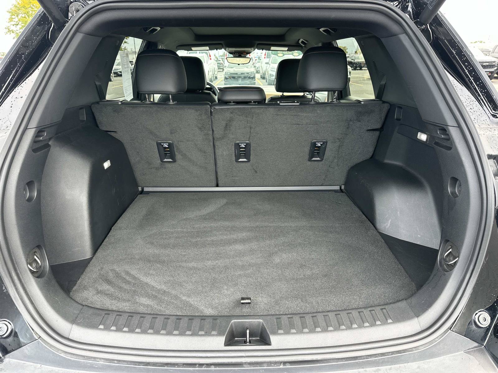 Certified 2025 Chevrolet Equinox ACTIV w/ Safety and Technology Package AWD/4WD image 9