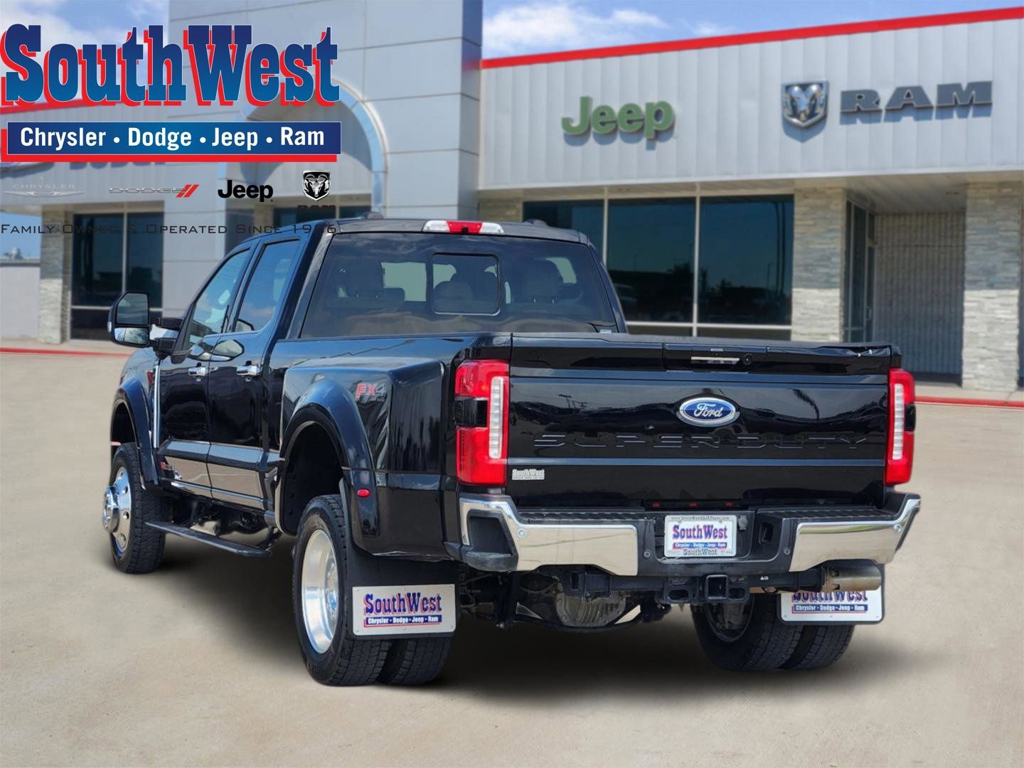 Used 2024 Ford F450 Lariat w/ Lariat Ultimate Package image 4