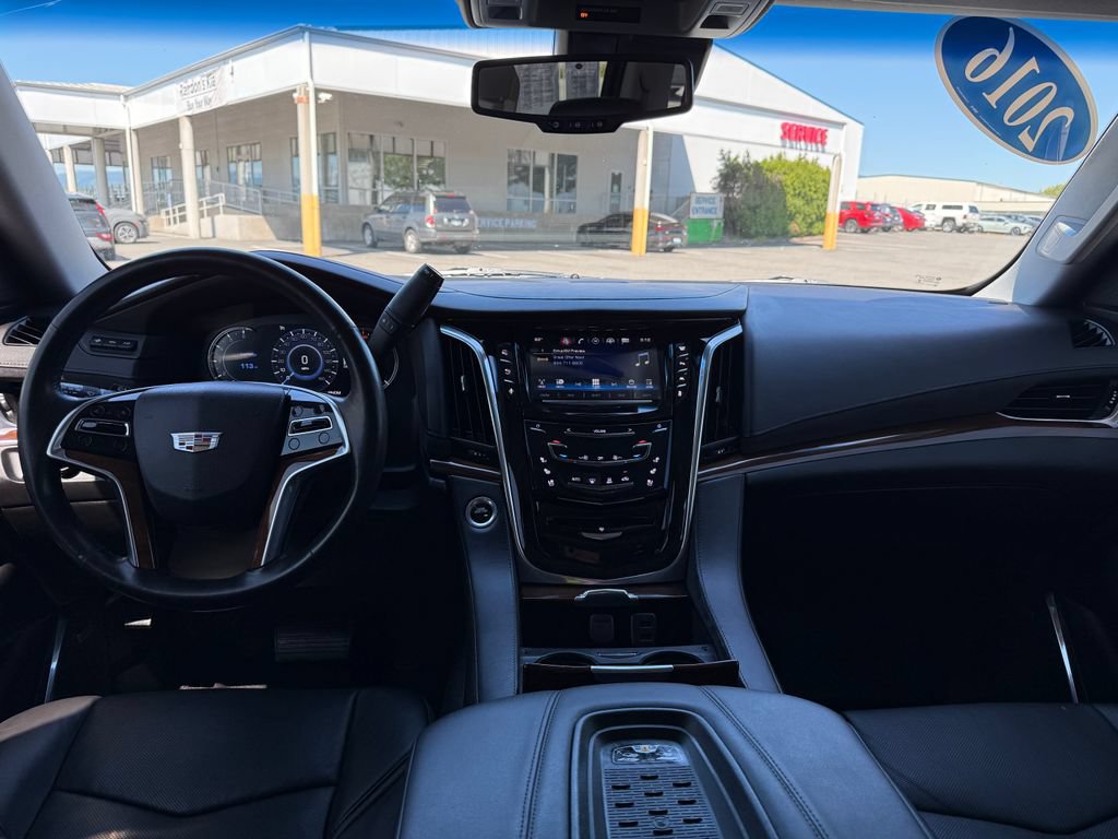 Used 2016 Cadillac Escalade Luxury AWD/4WD image 23