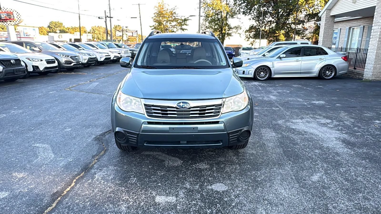 Used 2010 Subaru Forester 2.5X Premium w/ Popular Equipment Group 1A AWD/4WD image 2