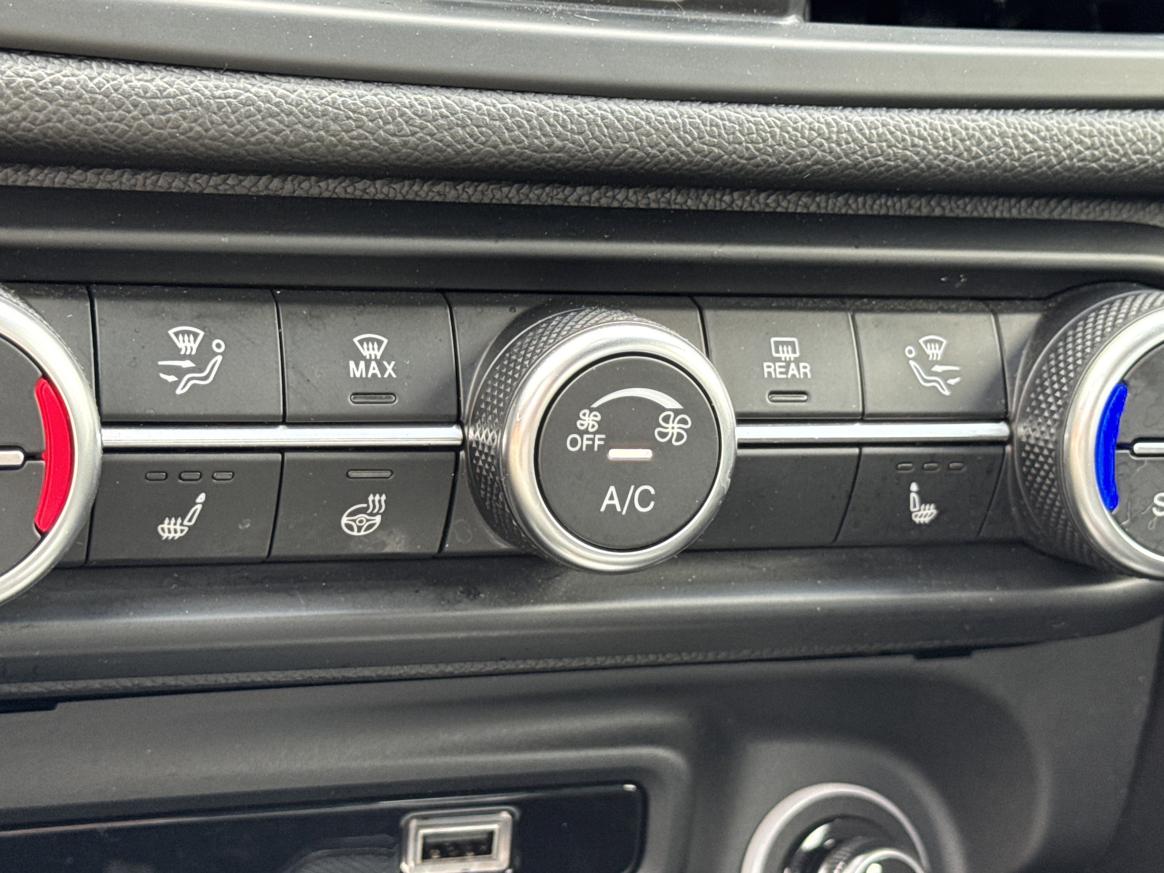 Used 2023 Alfa Romeo Giulia Veloce image 33