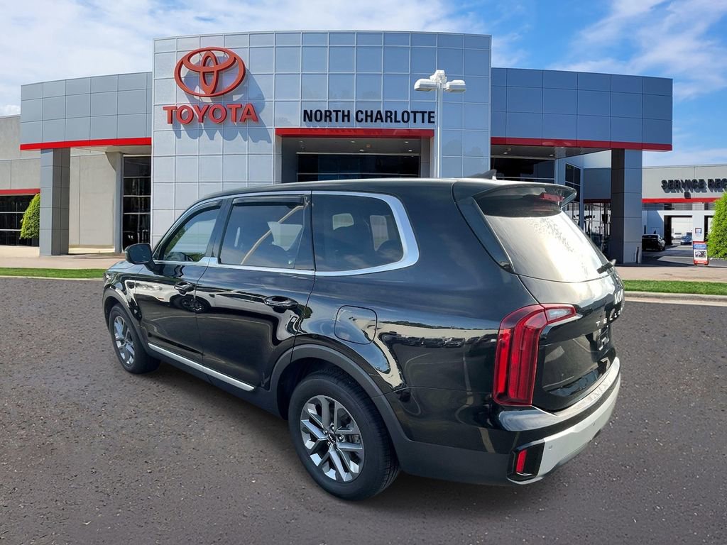Used 2023 Kia Telluride LX image 7