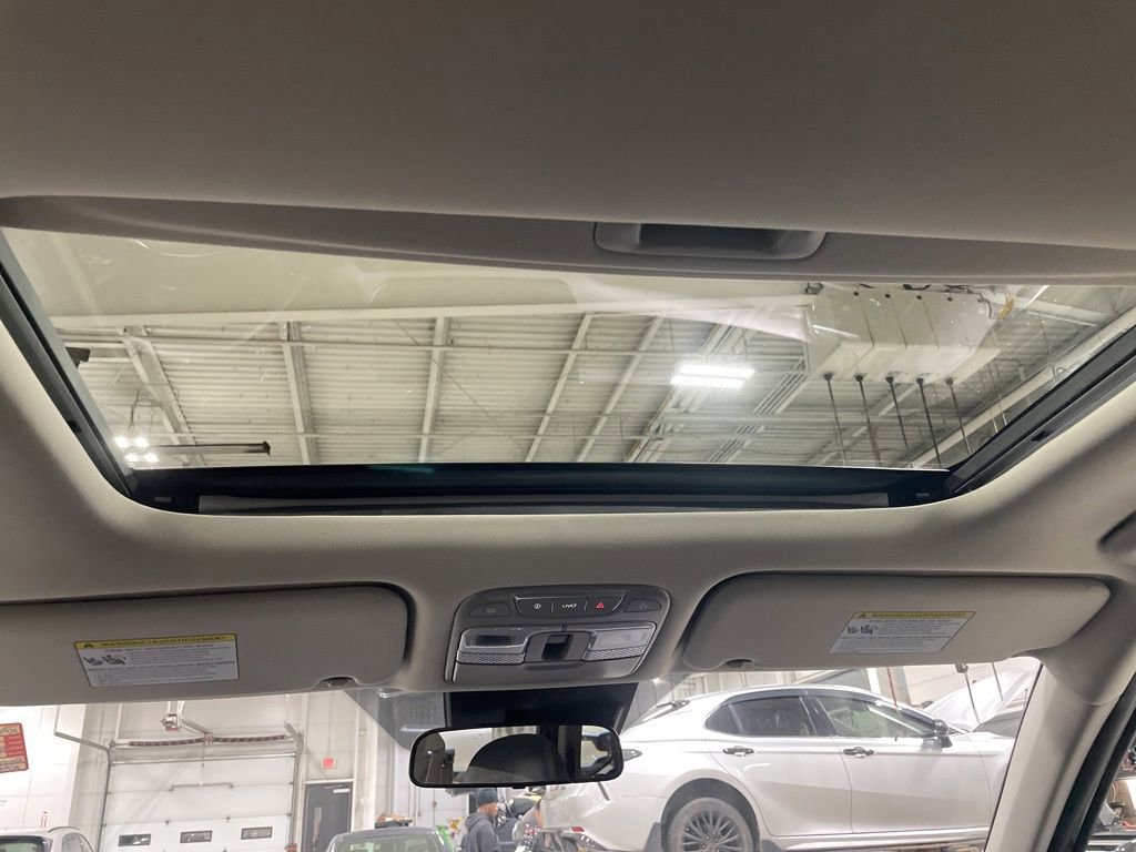 Certified 2022 Kia Telluride S image 30