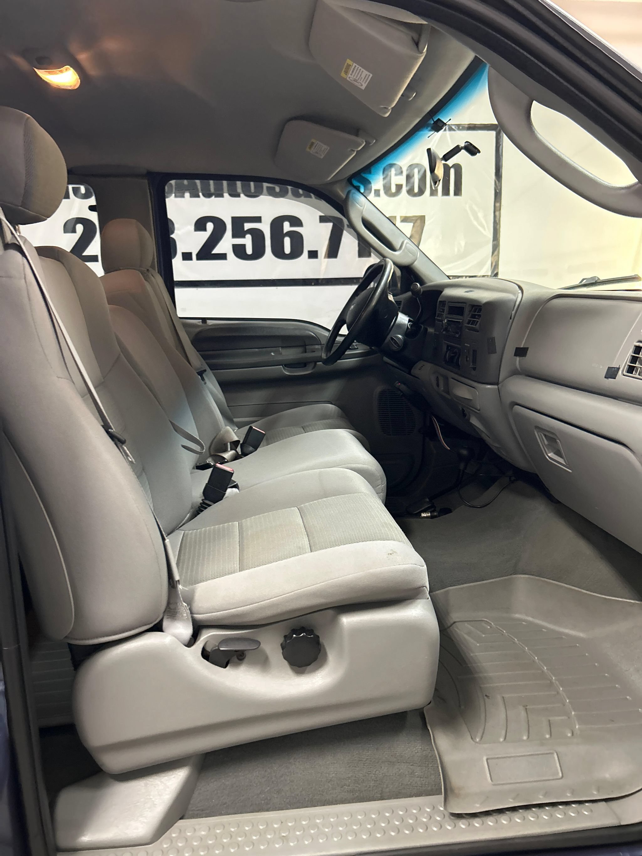 Used 2004 Ford F250 Lariat AWD/4WD image 11