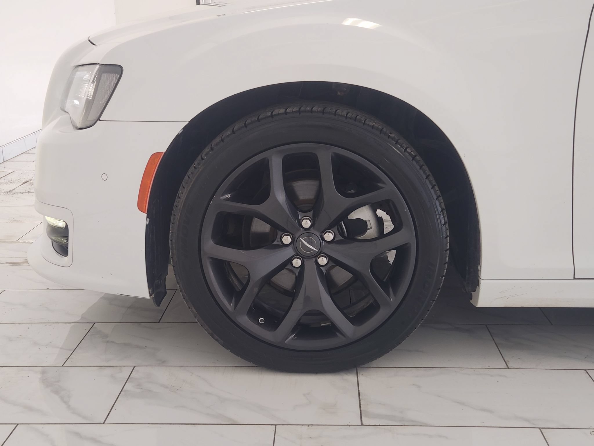 Used 2022 Chrysler 300 Touring L RWD image 8