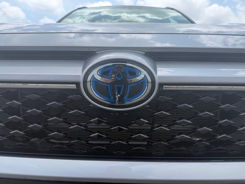 Used 2024 Toyota RAV4 XSE w/ Weather Package AWD/4WD image 19