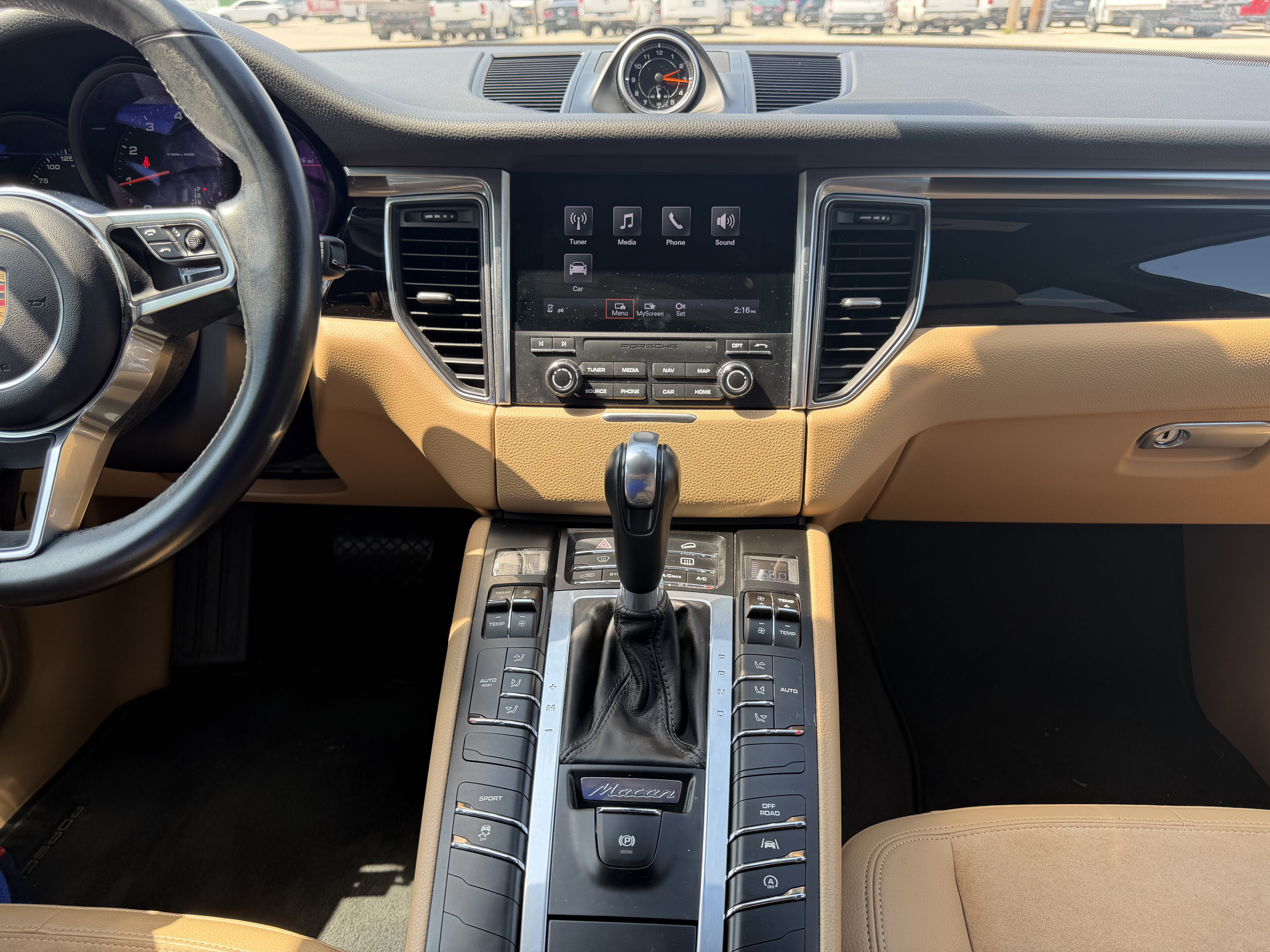 Used 2018 Porsche Macan AWD/4WD image 20