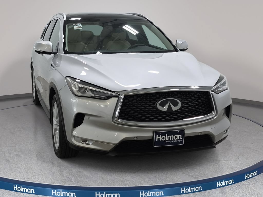 Used 2019 INFINITI QX50 Essential w/ Premium Heat Package AWD/4WD image 3