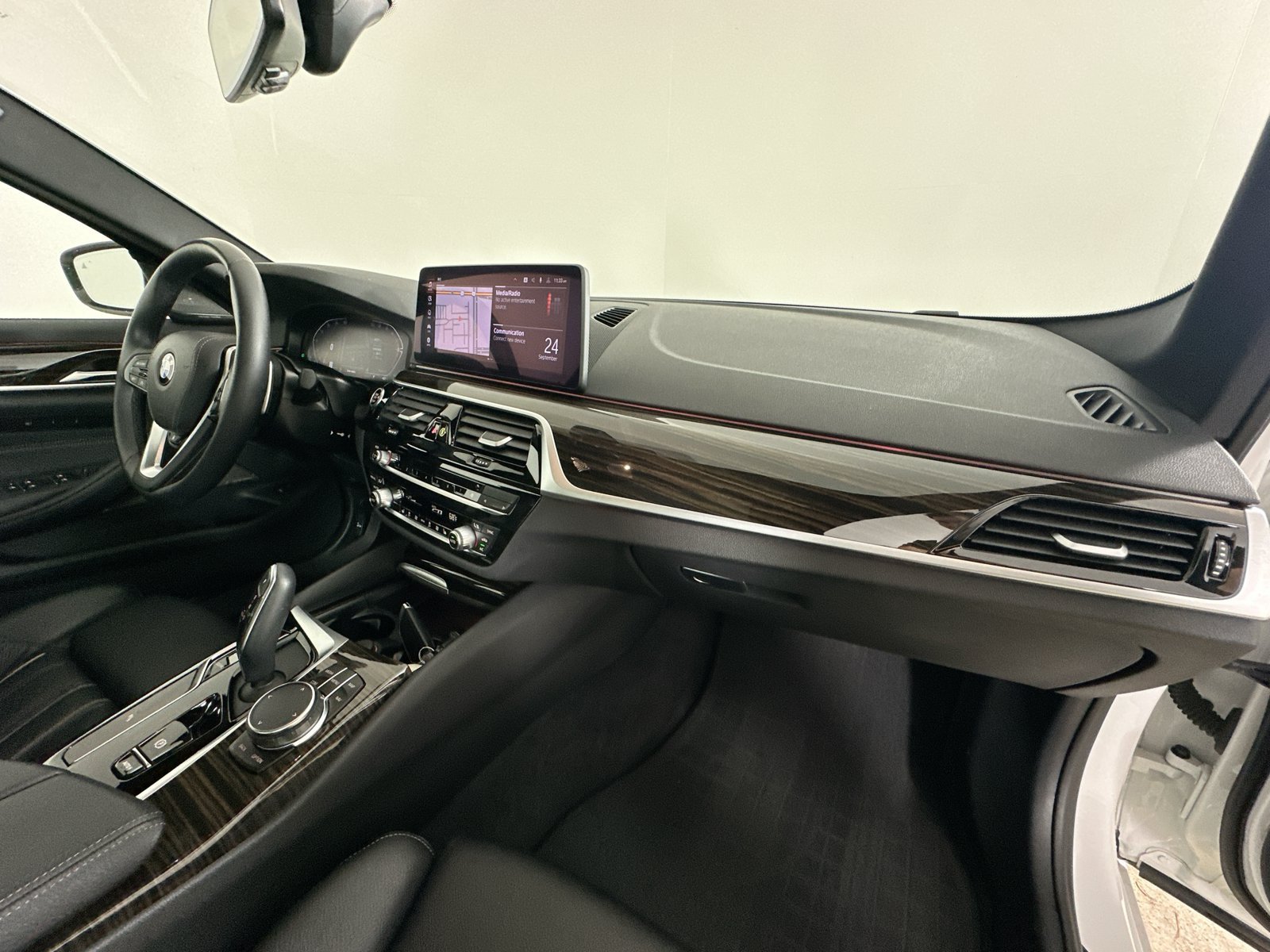 Used 2023 BMW 540i xDrive w/ Premium Package AWD/4WD image 46