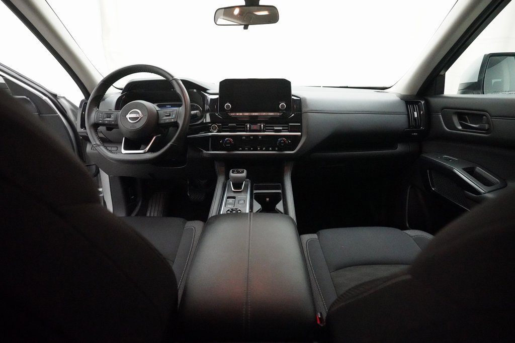 Certified 2024 Nissan Pathfinder SV image 18