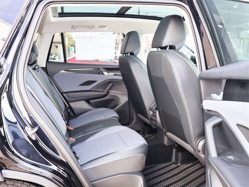 New 2026 Volkswagen Tiguan SE image 29