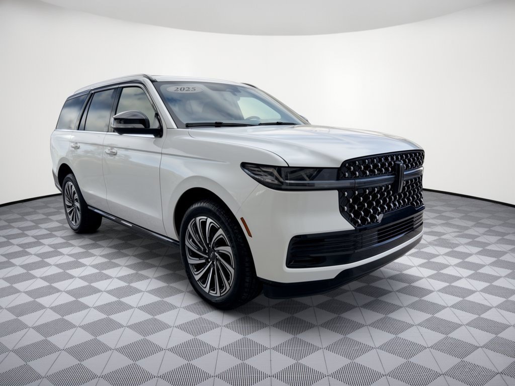 Used 2025 Lincoln Navigator Black Label AWD/4WD image 7