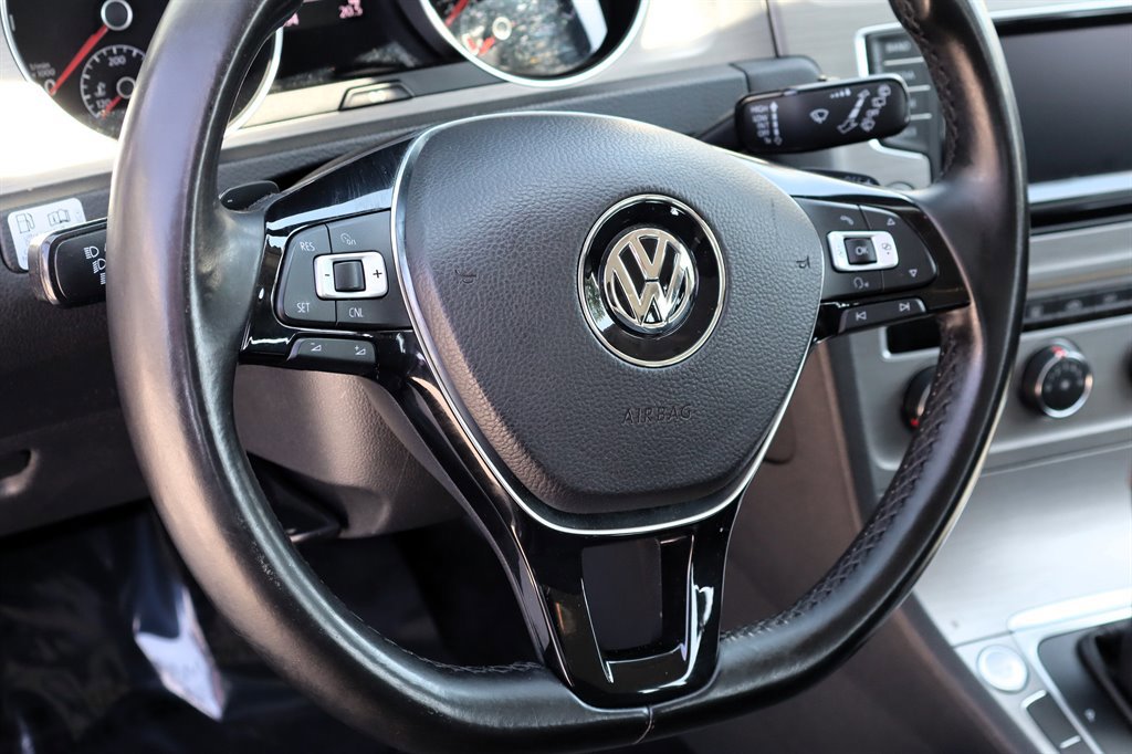 Used 2015 Volkswagen Golf TDI S FWD image 27