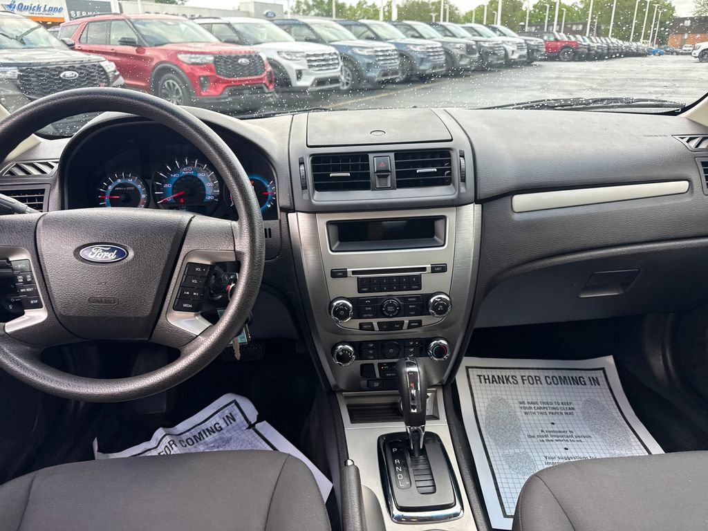 Used 2011 Ford Fusion SE FWD image 25