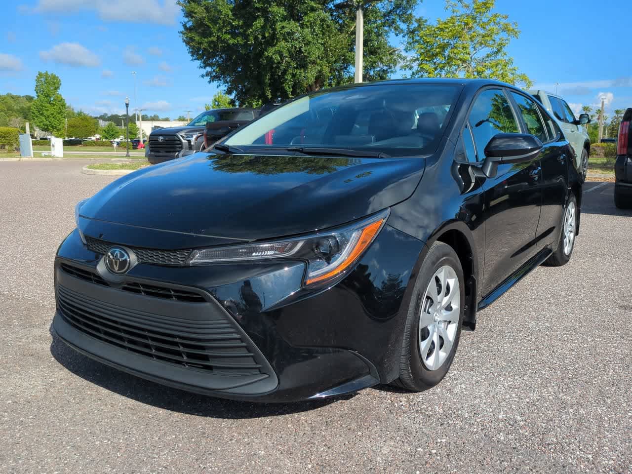 Certified 2025 Toyota Corolla LE FWD image 2
