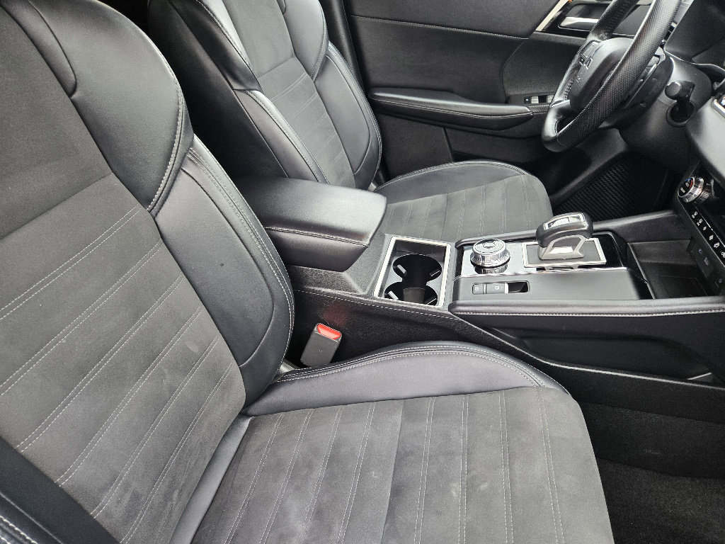 Used 2024 Mitsubishi Outlander SE image 19