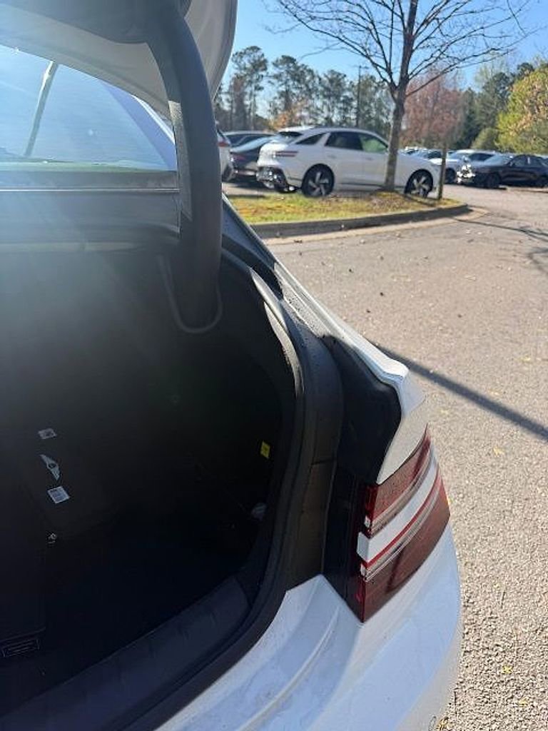 Used 2024 Genesis G80 image 9