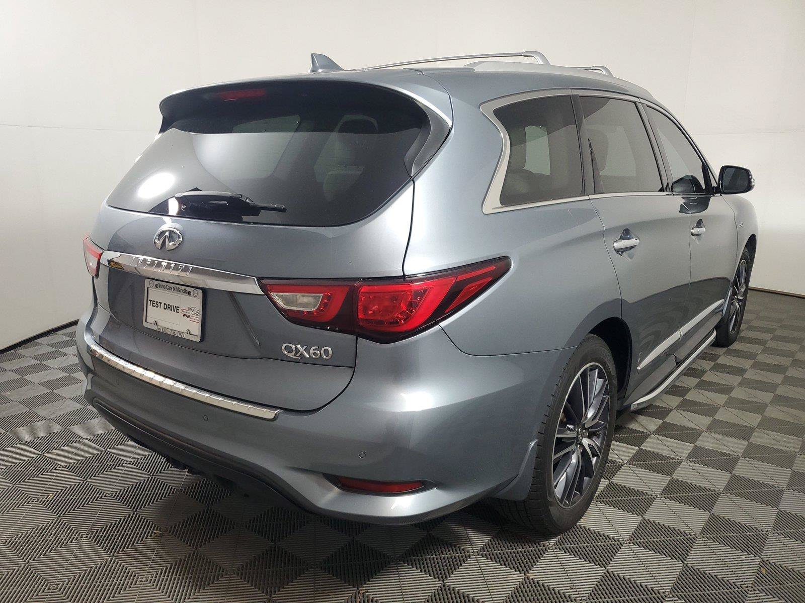 Used 2018 INFINITI QX60 FWD w/ Deluxe Technology Package image 6