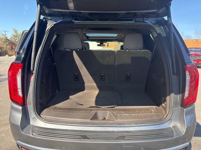 Used 2021 GMC Yukon SLT w/ SLT Premium Package image 24