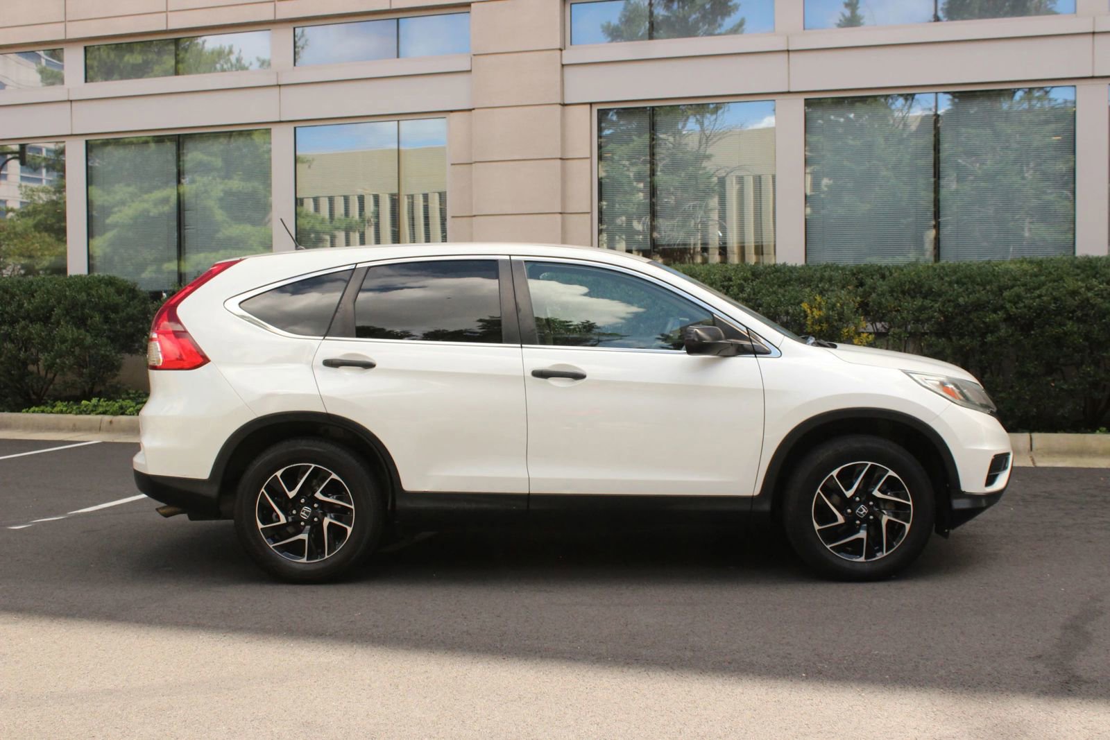 Used 2016 Honda CR-V SE image 6
