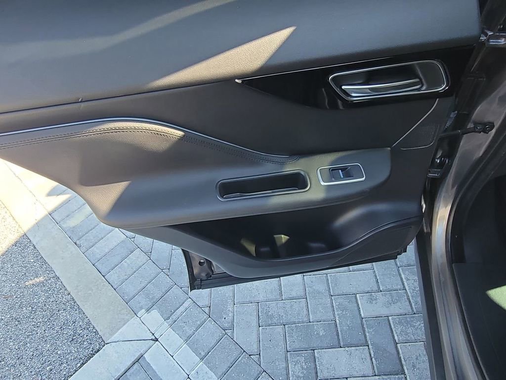 Used 2018 Jaguar F-PACE Premium image 22