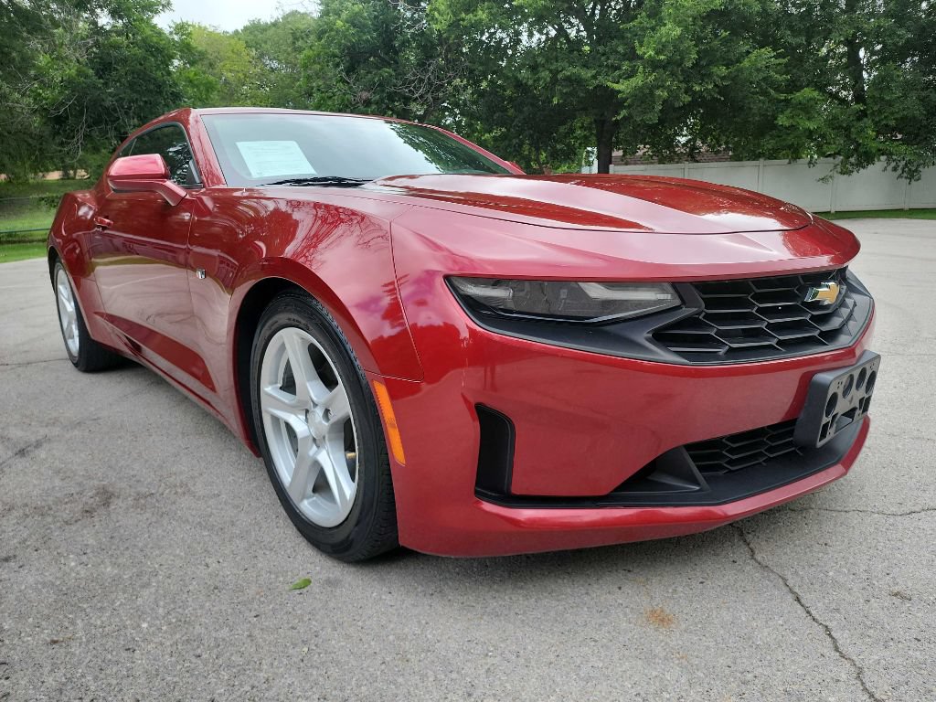 Used 2019 Chevrolet Camaro LT w/ Technology Package RWD image 1