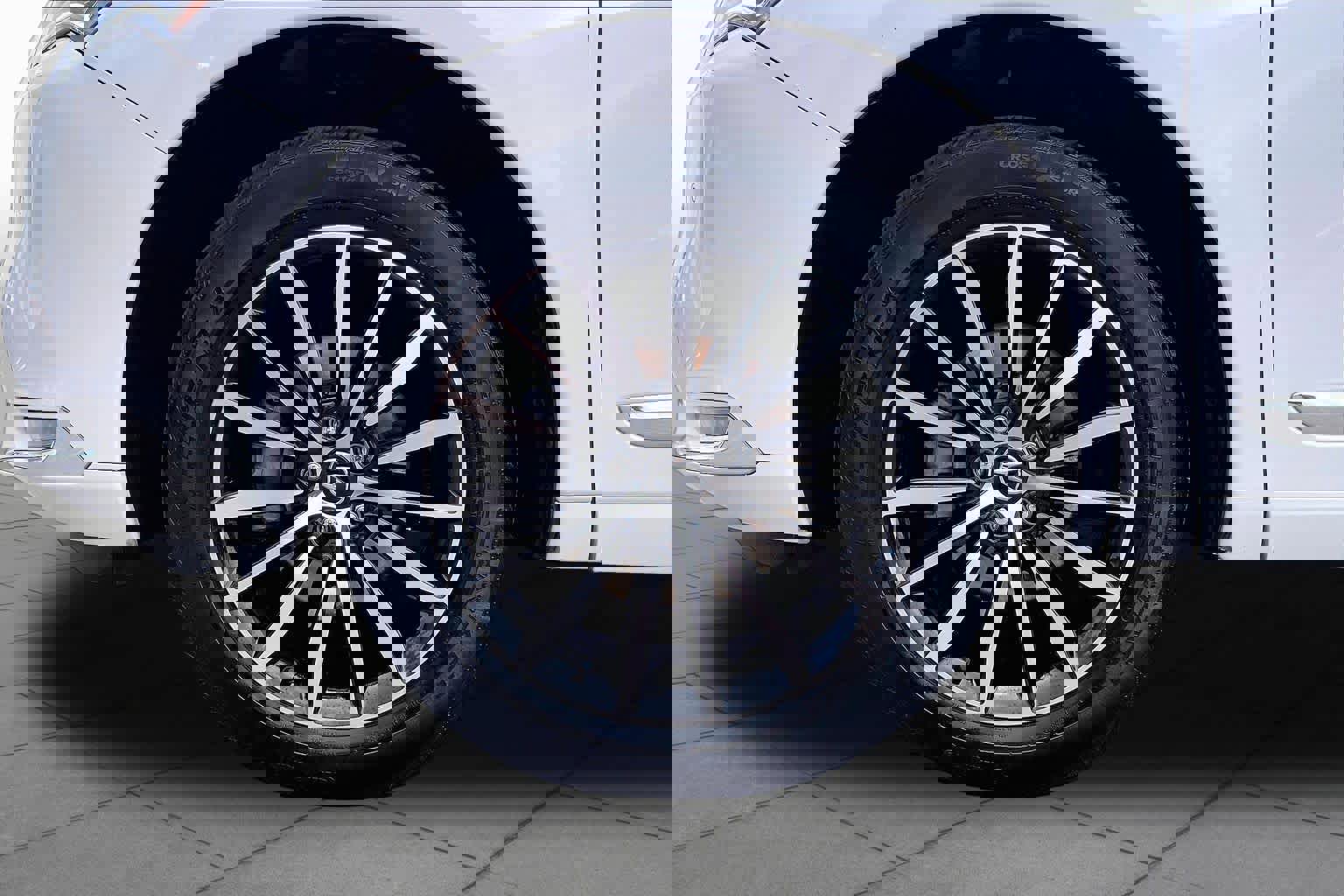 Used 2025 Acura RDX SH-AWD w/ Advance Package image 11