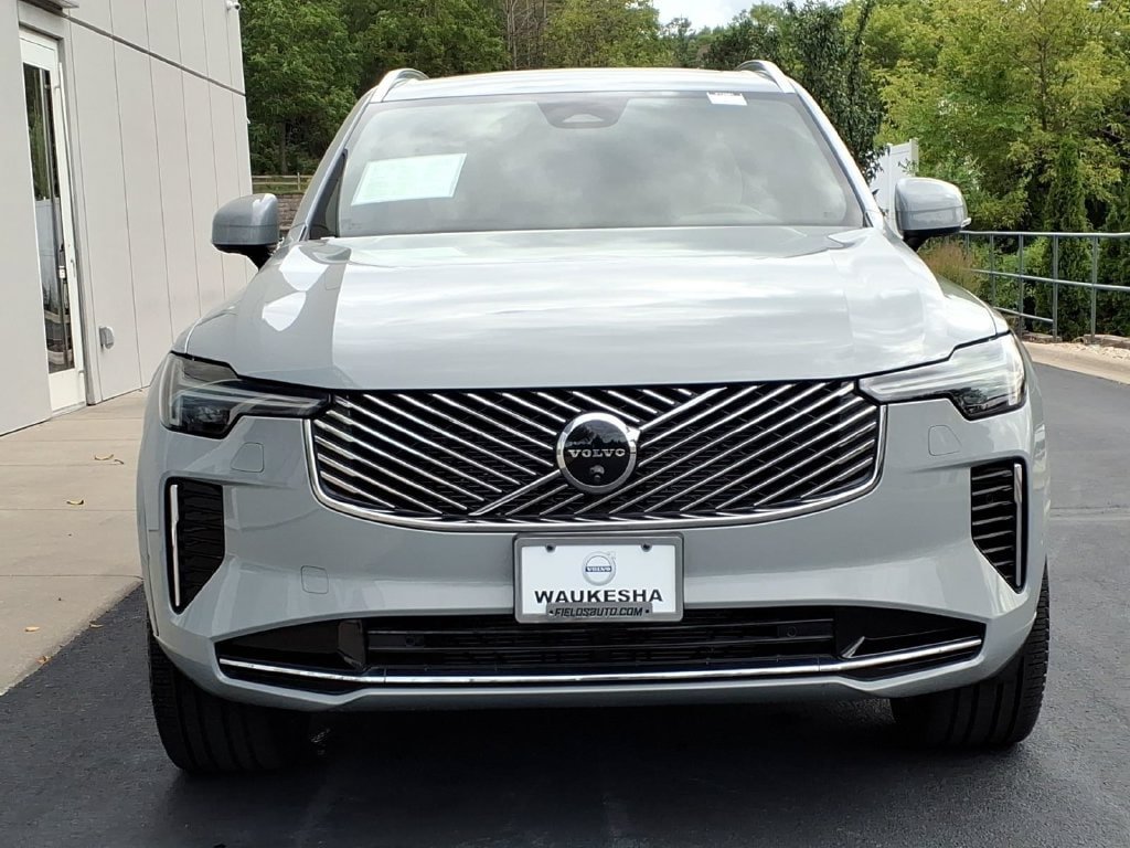 Certified 2026 Volvo XC90 B6 Plus AWD/4WD image 2