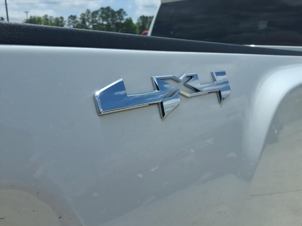 Used 2025 GMC Sierra 2500 Pro AWD/4WD image 15