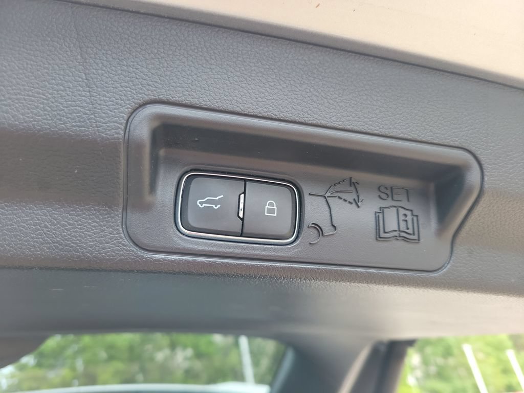 Used 2020 Ford Explorer Limited RWD image 28