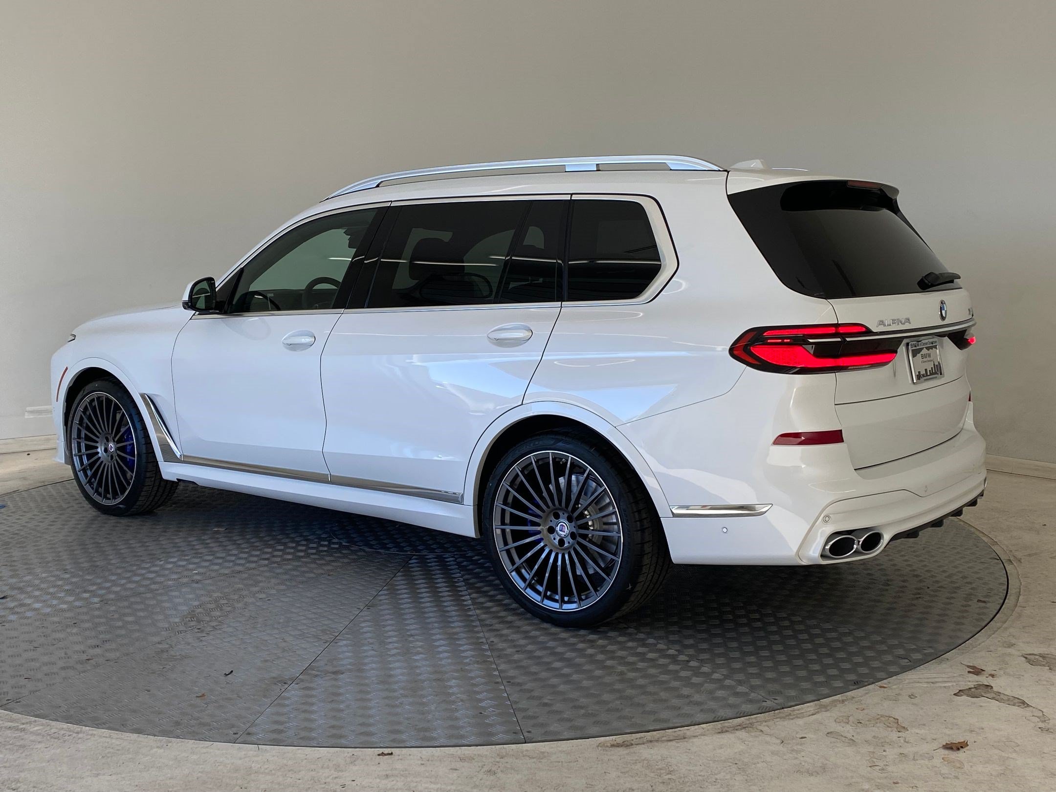 New 2026 BMW ALPINA XB7 AWD/4WD image 3