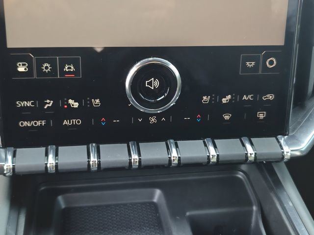 Used 2024 GMC Acadia AT4 w/ Luxury Package image 15