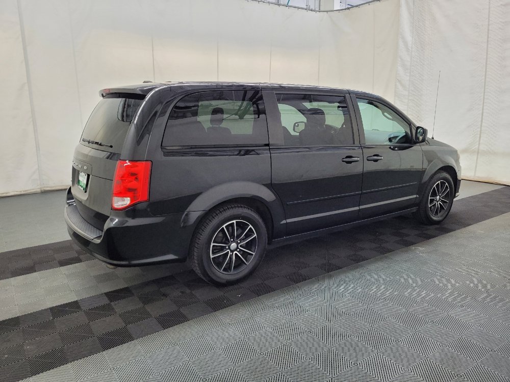 Used 2016 Dodge Grand Caravan SXT FWD image 10