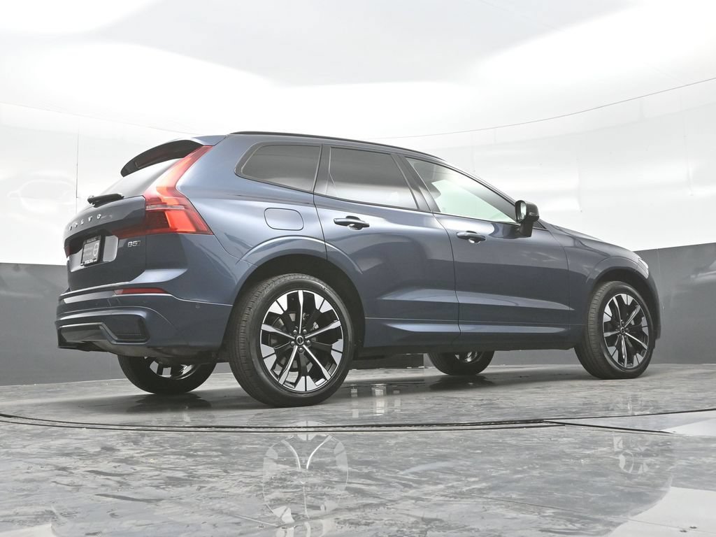 Used 2026 Volvo XC60 B5 Plus AWD/4WD image 27