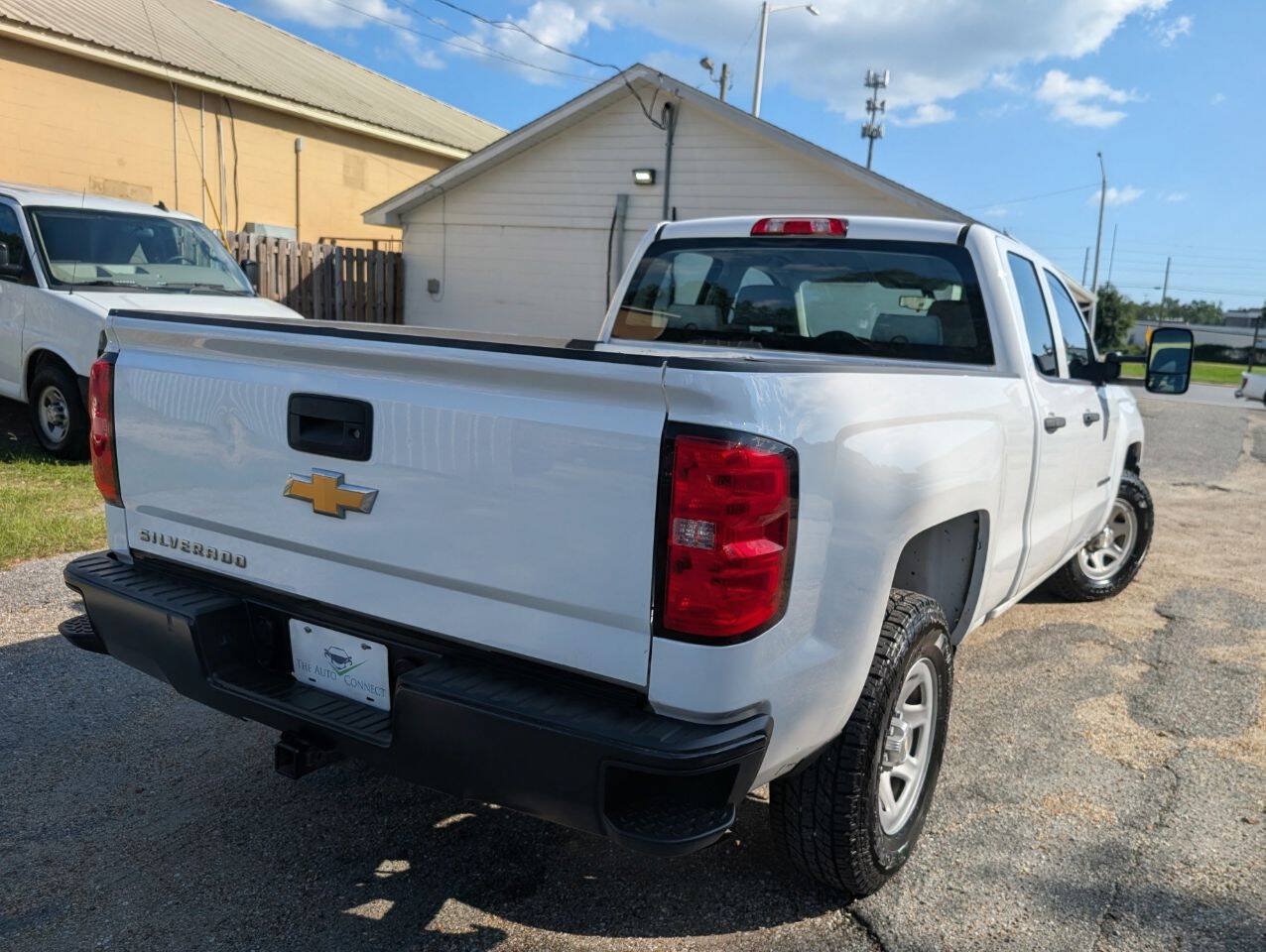 Used 2017 Chevrolet Silverado 1500 W/T w/ Trailering Package RWD image 3