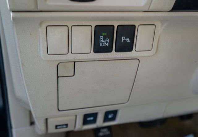 Used 2014 Lexus ES 350 w/ Luxury Package FWD image 23