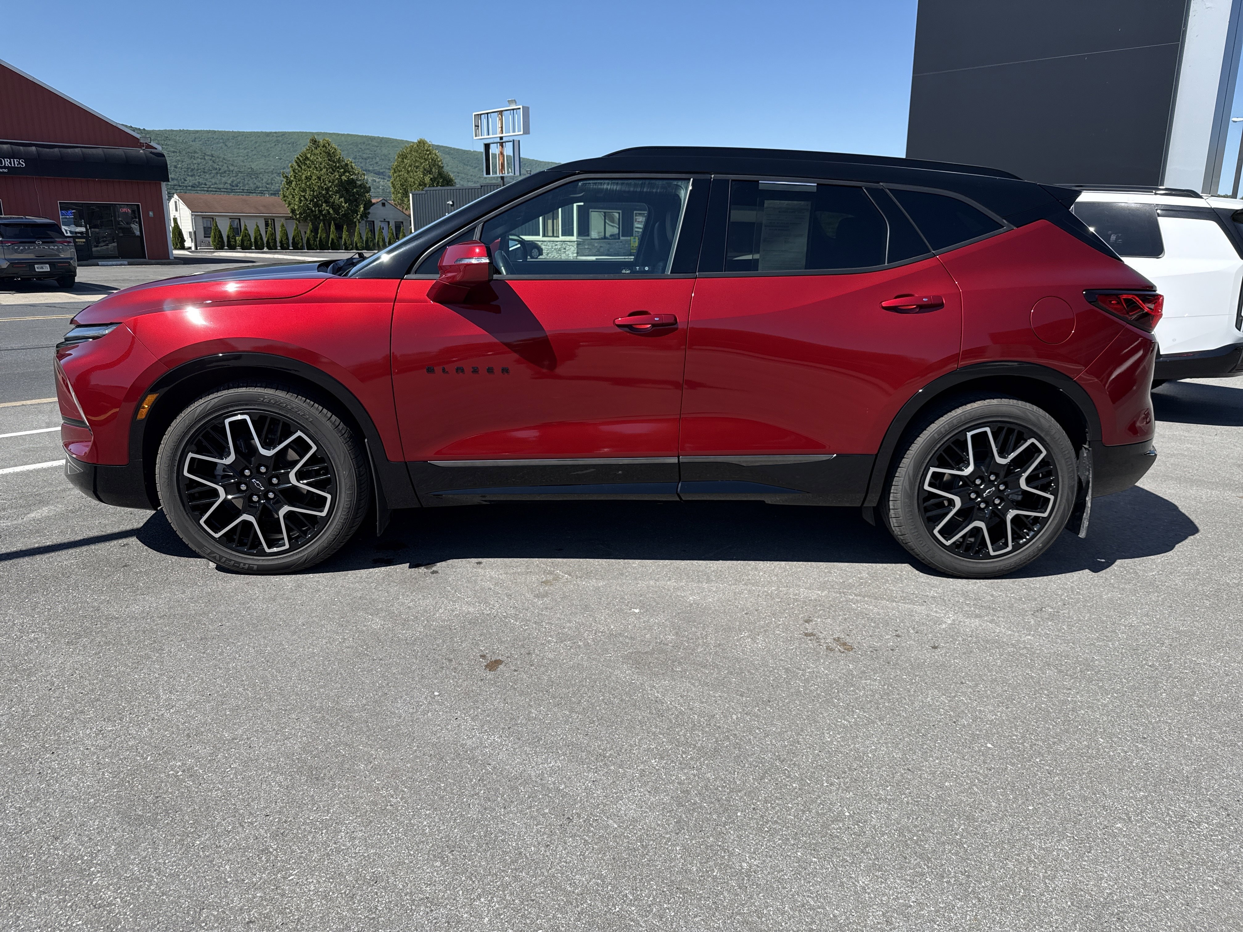 Used 2023 Chevrolet Blazer RS w/ Enhanced Convenience Package AWD/4WD image 7