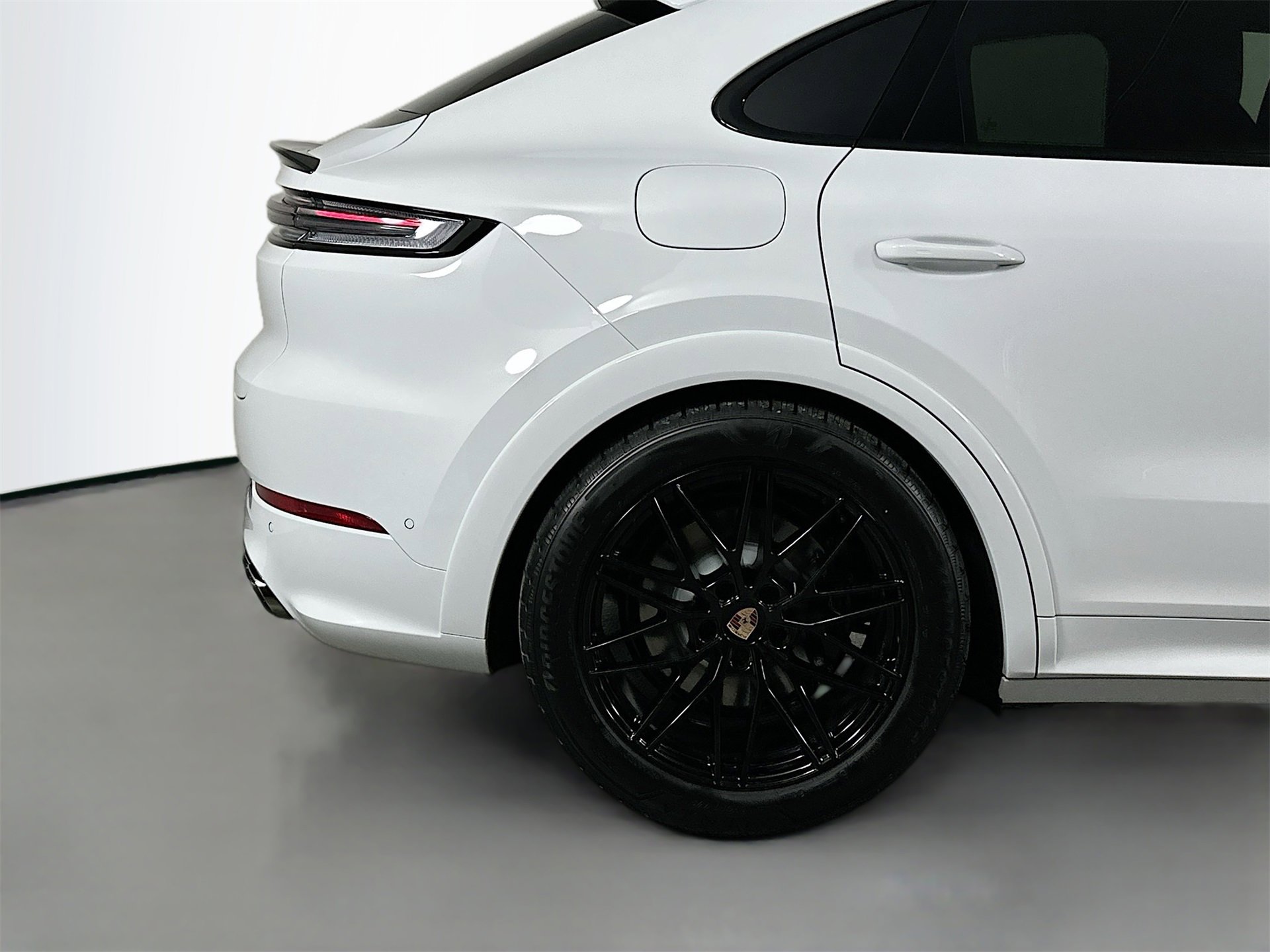 New 2026 Porsche Cayenne GTS image 13
