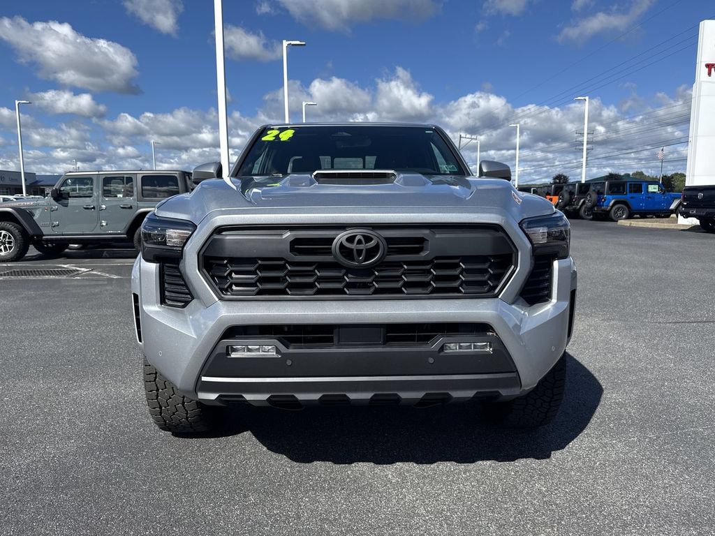 Used 2024 Toyota Tacoma TRD Sport w/ TRD Sport Upgrade Package AWD/4WD image 3