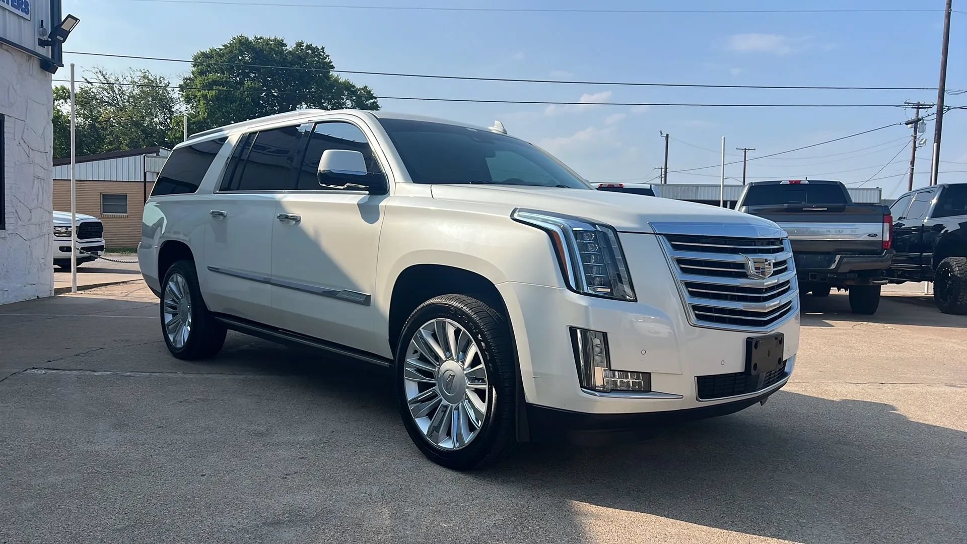 Used 2015 Cadillac Escalade ESV Platinum AWD/4WD image 4