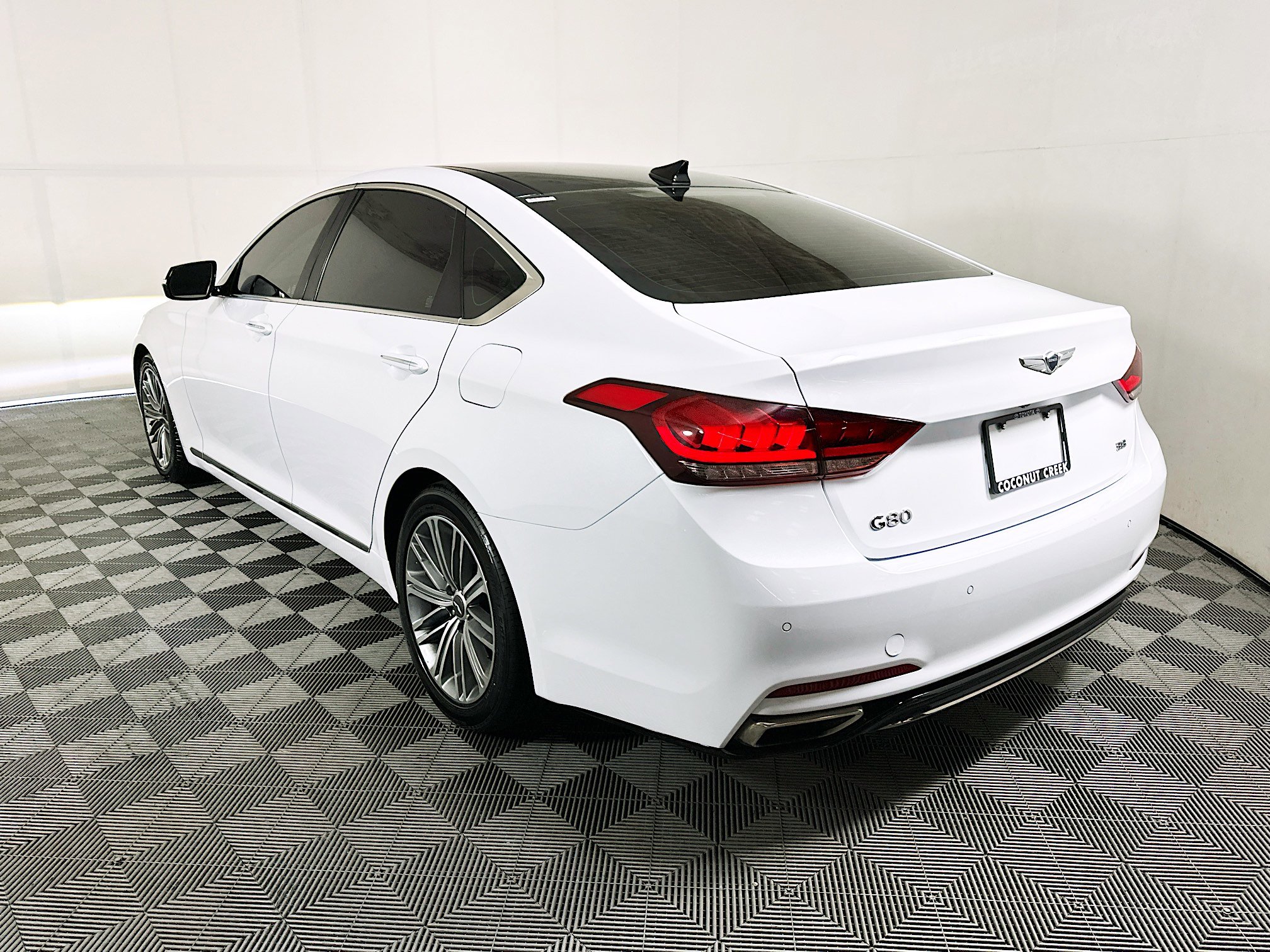 Used 2018 Genesis G80 3.8 w/ Option Group 03 RWD image 5