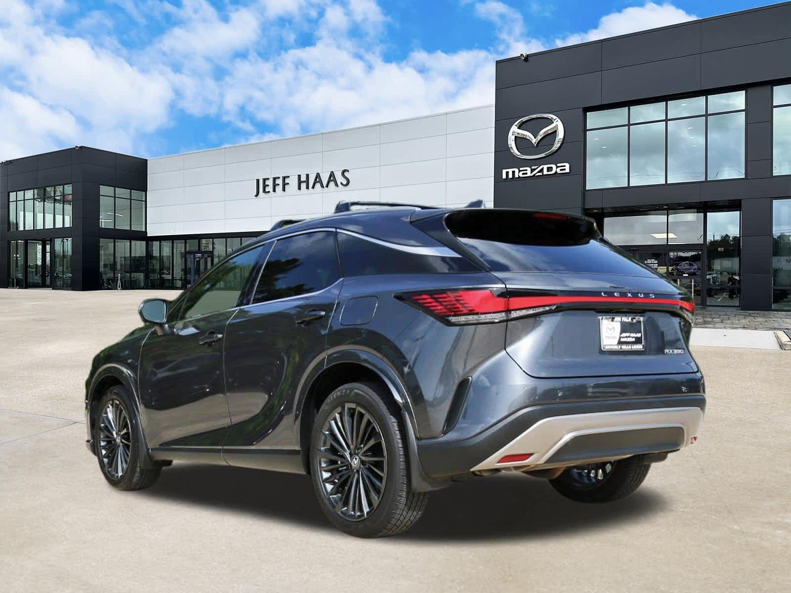 Used 2025 Lexus RX 350 Premium w/ Convenience Package FWD image 2
