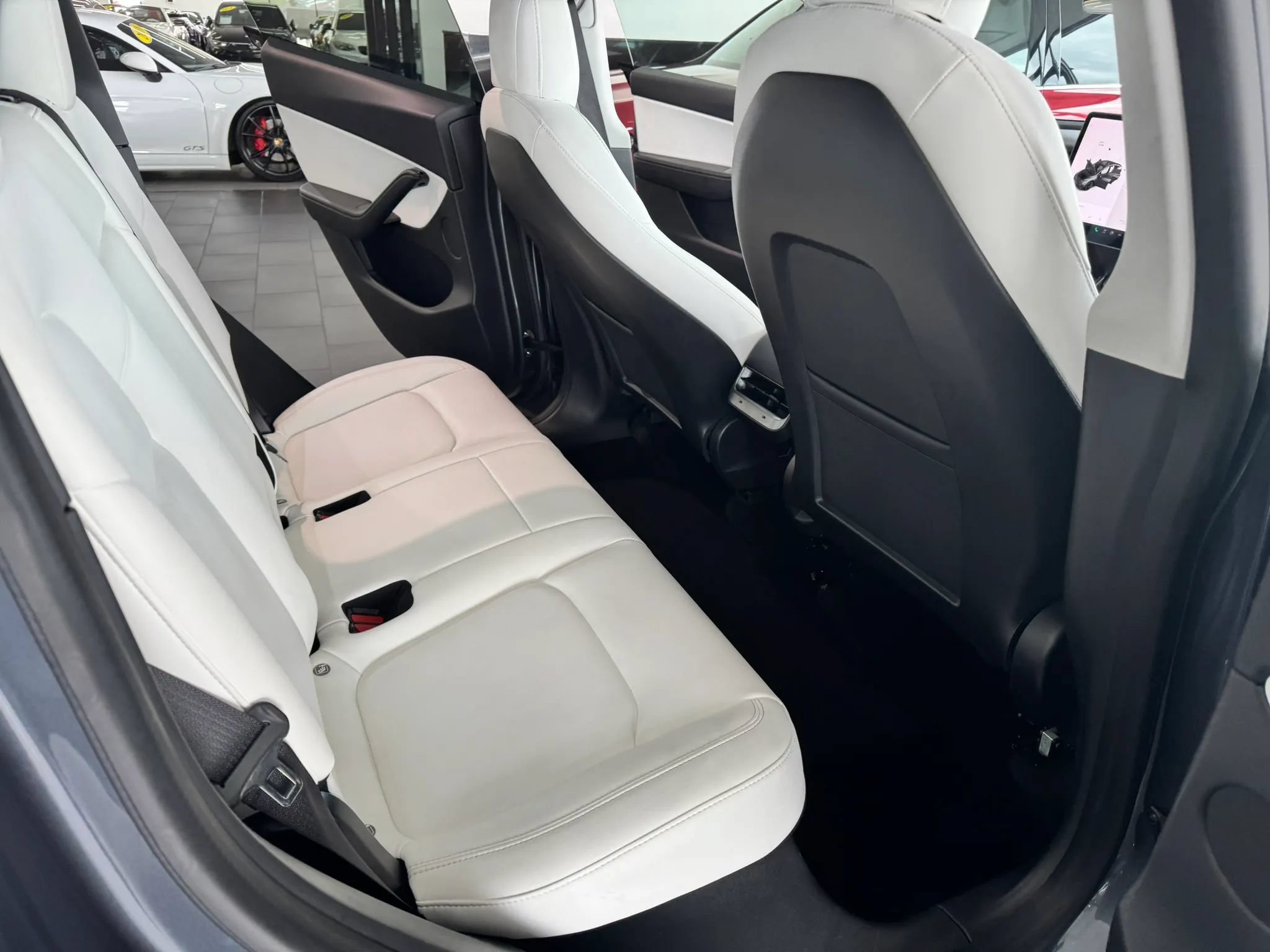 Used 2021 Tesla Model Y Long Range AWD/4WD image 15