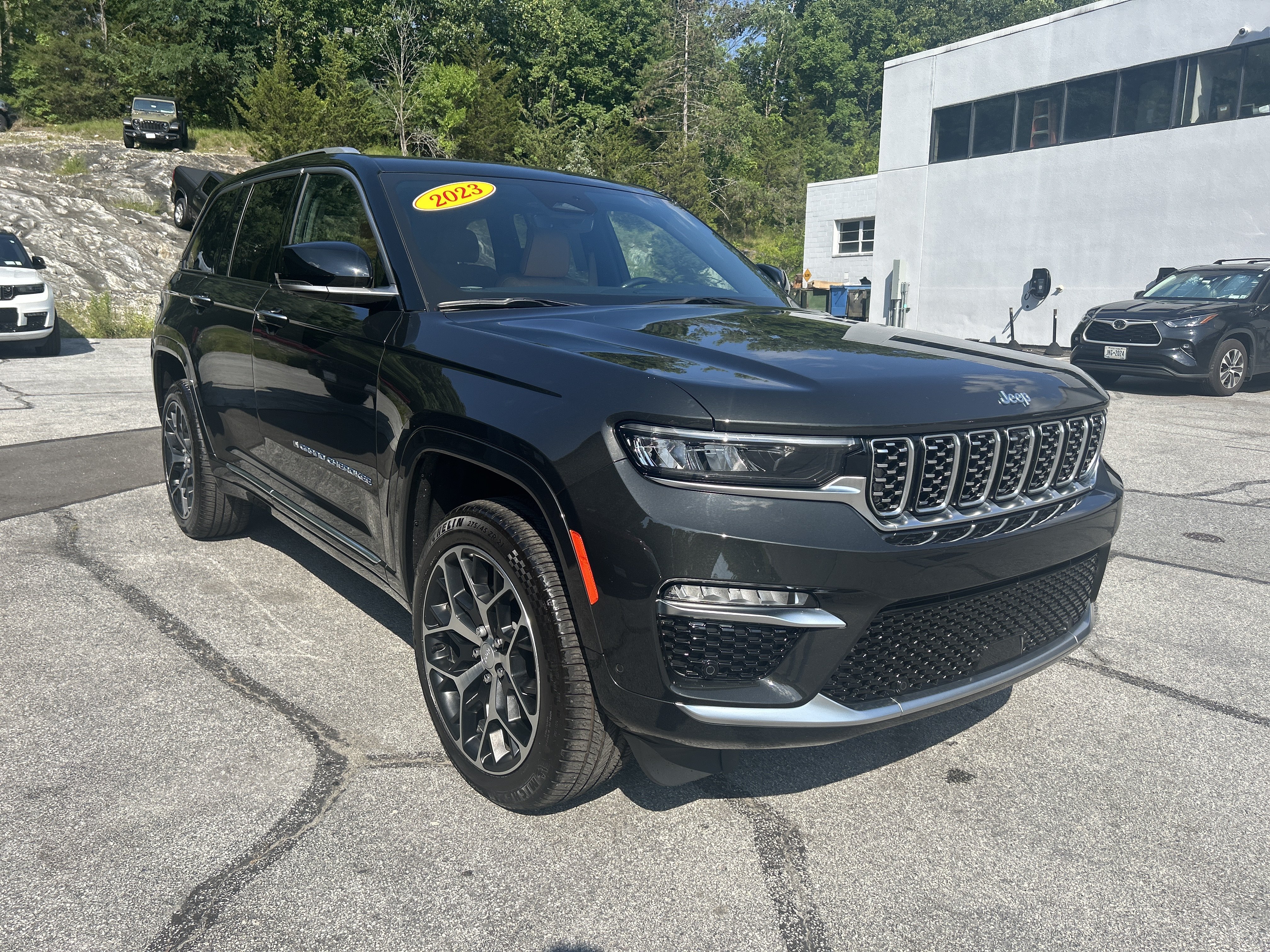 Certified 2023 Jeep Grand Cherokee Summit AWD/4WD image 4
